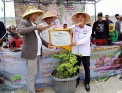Pegiat Pertanian Nasep Iskandar Terima Penghargaan SMSI Award 2022 di Titik (0) Nol Sungai Ciherang