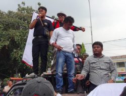 Puluhan Wartawan di Kerawang Demo di Depan Kantor Pemkab Kerawang