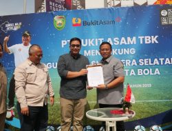 PTBA Beri Bantuan untuk Dukung Kemajuan Sepak Bola di Sumatera Selatan