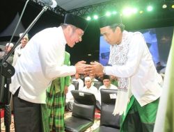 Ribuan Umat Muslim Palembang Dengarkan Tausiyah UAS di BKP Palembang